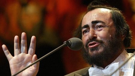 normal_Luciano_Pavarotti3