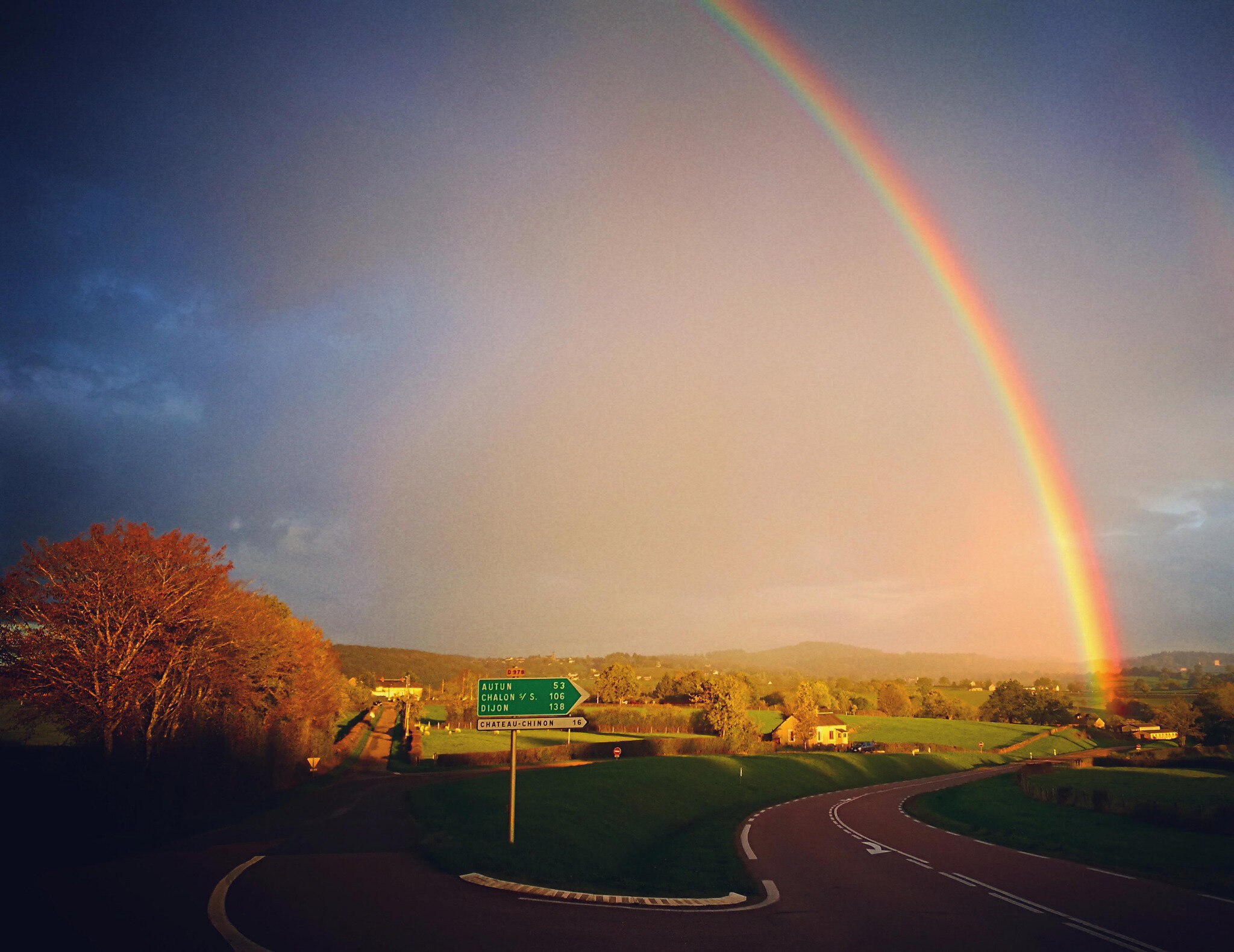 Saint-Péreuse, arc en ciel sur route, insta (58)