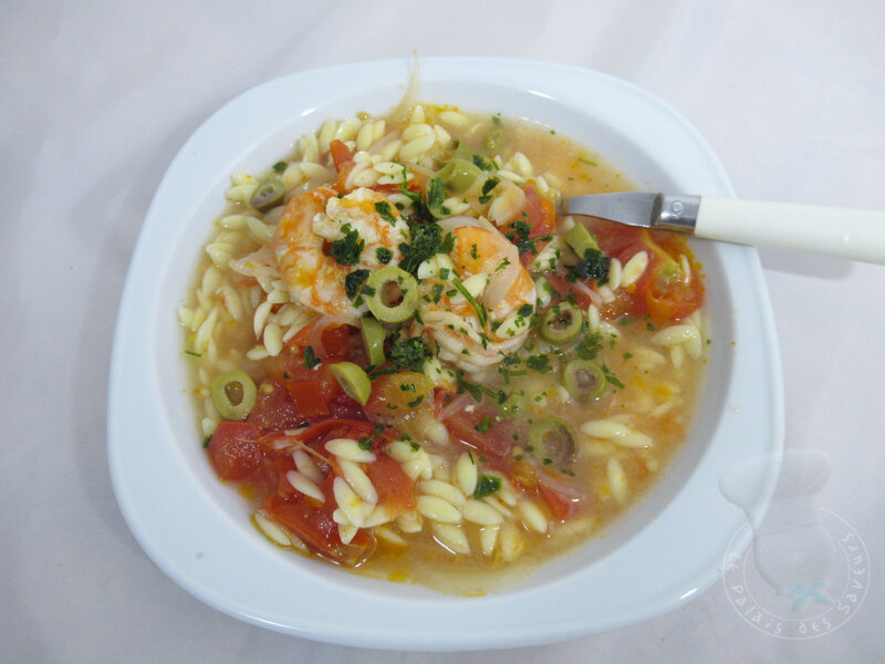 Bouillon froid aux gambas et risonis