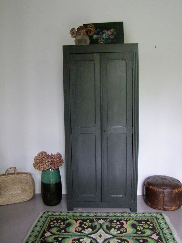 Armoire parisienne