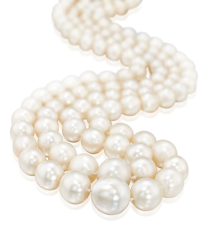 2019_GNV_17436_0249_003(important_natural_pearl_cultured_pearl_and_diamond_necklace_d6231973)