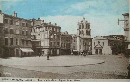 place Nationale et église colorisée