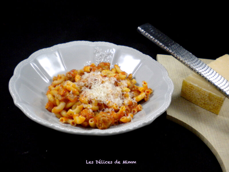 Coquillettes aux mini-boulettes de viande