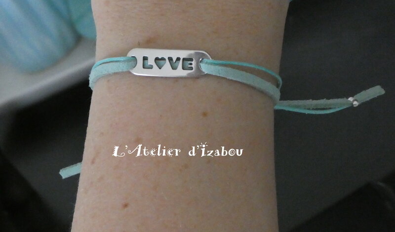 P1020822_Bracelet_love_daim_et_coton_cir__conneteur_perc__love