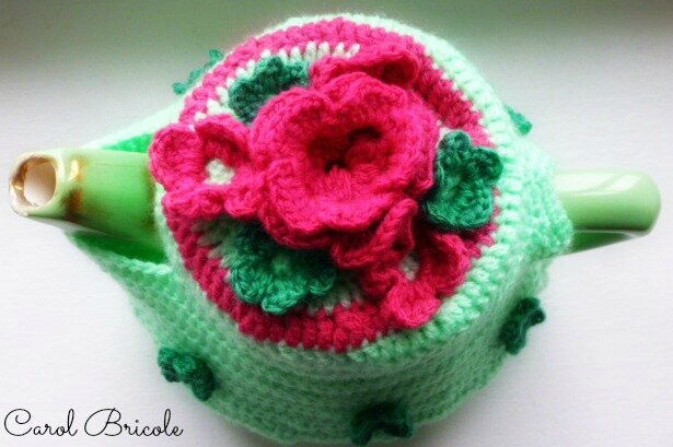 Tea cosy pink flowers 3