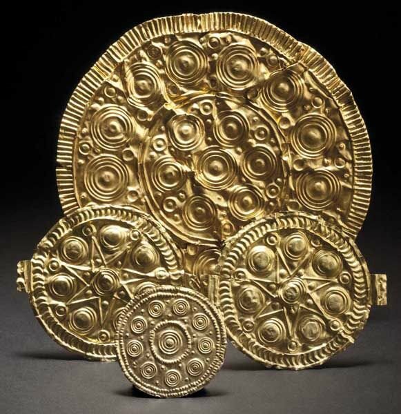 Four embellished discs of sheet gold, Middle Bronze Age, 15th - 14th century B