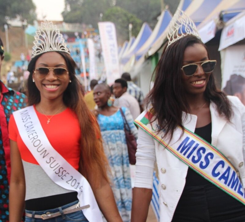 Entre Miss, elles sont solidaires. Caroline est de tout coeur avec Ange Minkata, candidate du Cameroun à Miss Monde 2017.