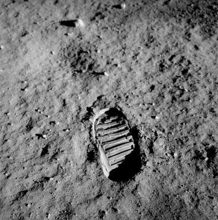 Apollo_11_bootprint