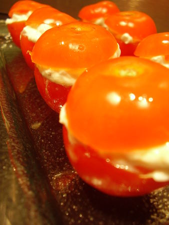 Tomates_coktail_farcies_au_basilic