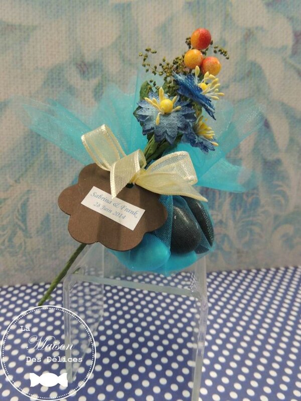piquet fleur bleuet theme rustique decoration tulle pochon ballotin dragees mariage bapteme accessoire sujet deco