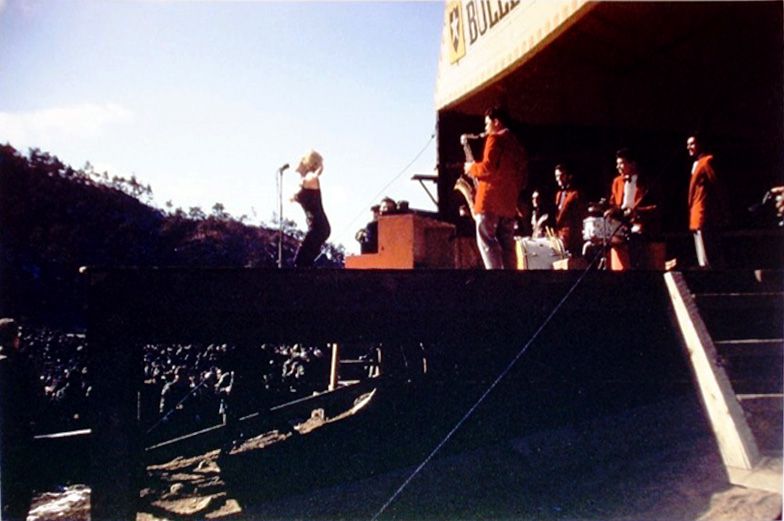 1954-02-18-korea-2nd_division-bulldozer_bowl-023-2