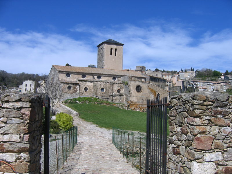 Saisac : L'église Saint-Michel, vue de l'intérieur du Chateau