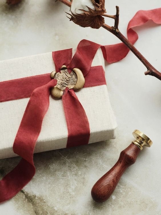diy_wrap_gift_wax_seal_noel