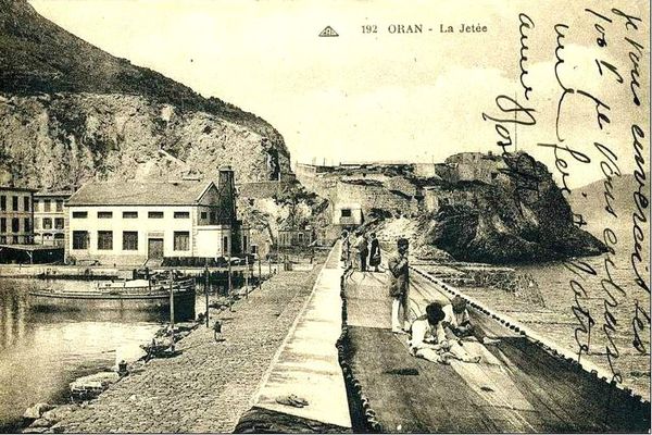 Oran- 133- travail sur les quais