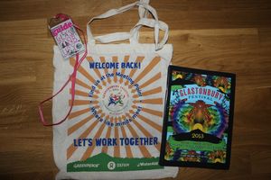 Glastonbury festival 2013 concours sac programme guide the Guardian