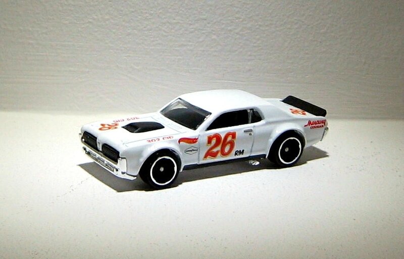 Mercury cougar de 1968 (2015)(Hotwheels)