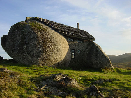 Stone_house_portugal