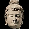 <b>Art</b> <b>Gréco</b>-<b>Bouddhique</b> du Gandhara (Ier - Vème siècle). Tête de Bouddha à la chevelure ondulée