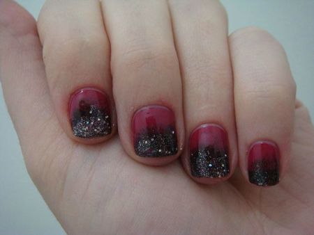 nail art dégradé rose et noir