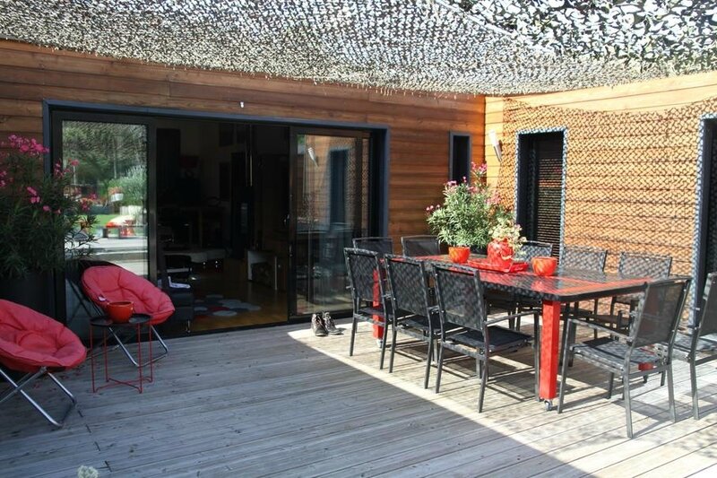 038D02BC03683808-photo-chalet-et-jardin-contemporain-028