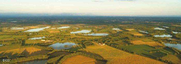 Etangs-dombes_vue-aerienne©CD-700x247