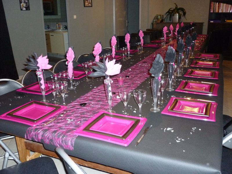 MA TABLE POUR NOEL 2010 NOIRE ET FUSHIA La cuisine de Galou