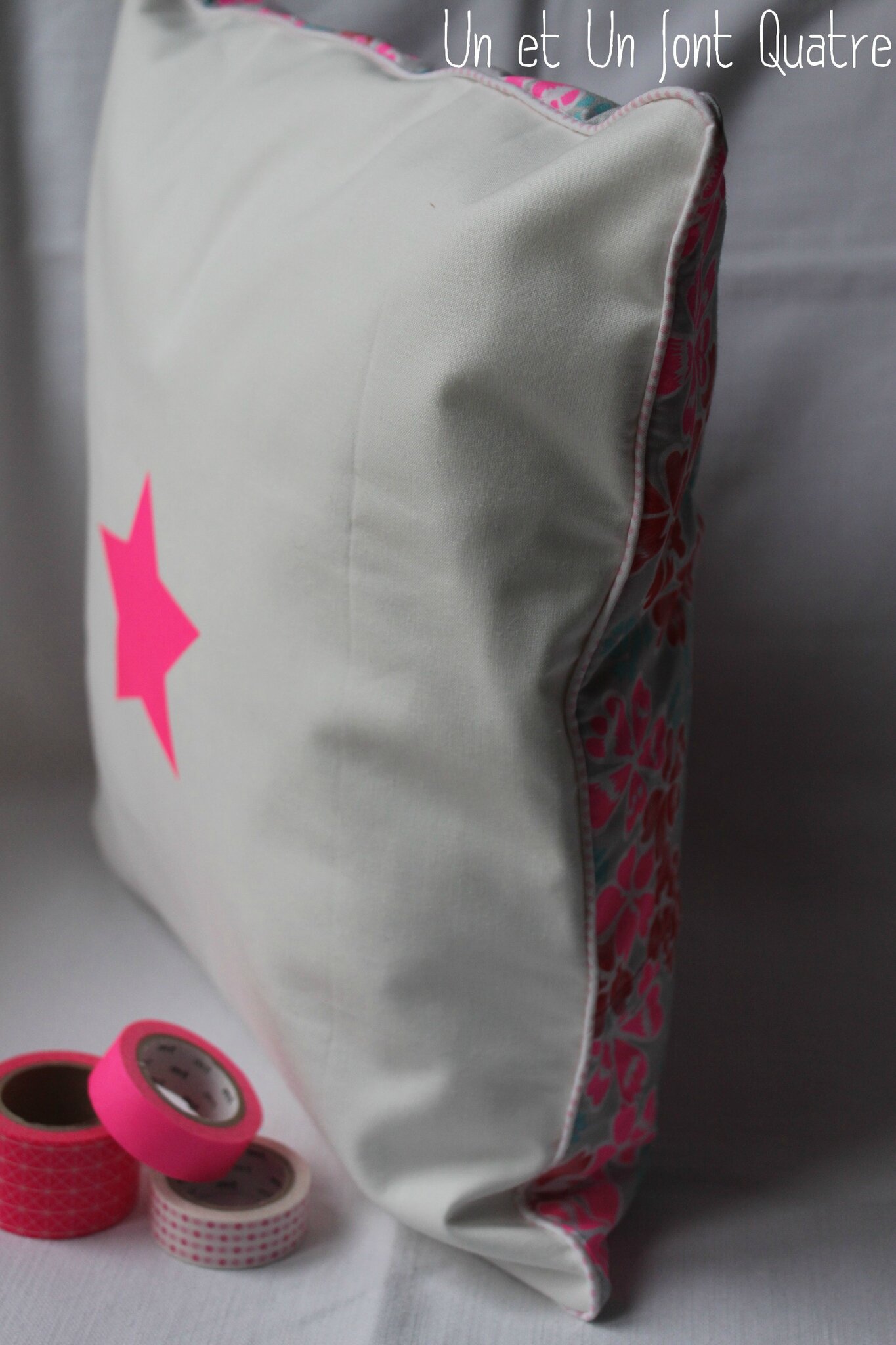 Coussin star fluo (2)