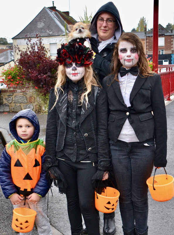 HALLOWEEN 2018 FAMILLE rue