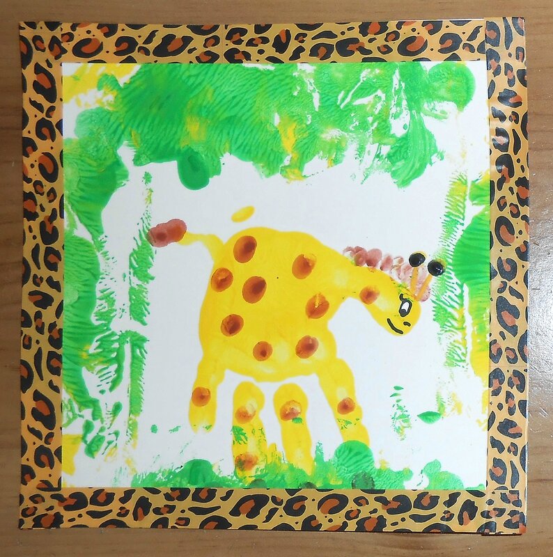 girafe-empreinte-main-animaux-enfants-activité-manuelle-peinture-facile-simple