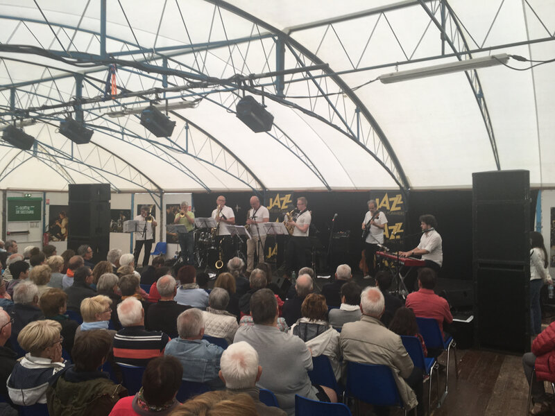 scène réservée aux pratiques amateurs_jazz sous les pommiers_JSLP_2018_festival_Coutances