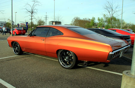 Chevrolet_impala_fastback_sport_coupe_de_1968__Rencard_du_Burger_king_avril_2011__02