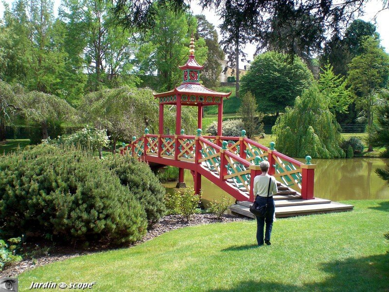 Le Pont Chinois apporte de la couleur