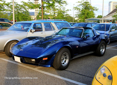 Chevrolet_corvette_type_C3__Rencard_Burger_King_mai_2011__01