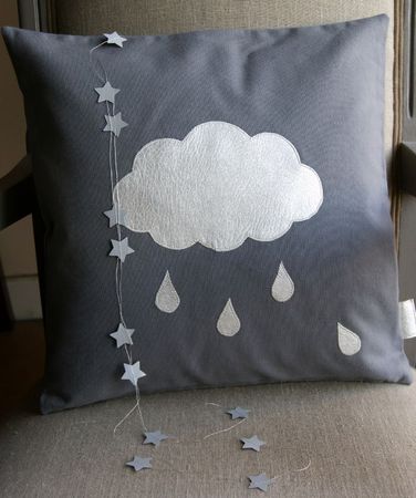 coussin nuage argent