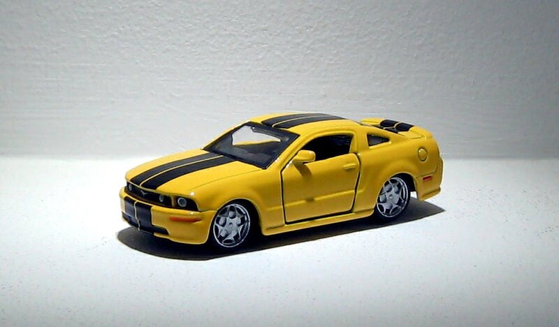 Ford mustang GT de 2006 (Bburago) 02