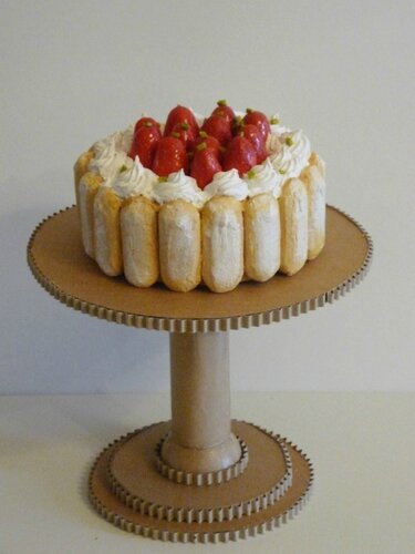 charlotte aux fraises, 18 cm
