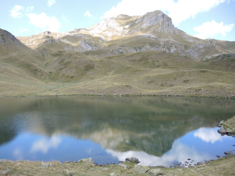 Lac d'Aule, lac et reflet du Pic Gaziès (64)
