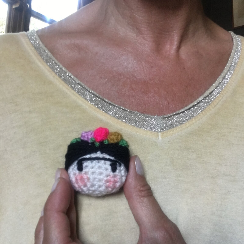 broche crochet Frida Kahlo