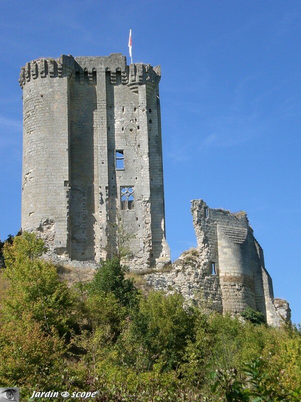 Le Donjon du château de Lavardin