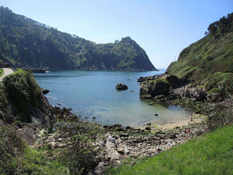 Pasaia, Donibane, entrée de la rade, plage