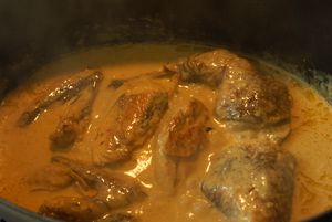 Pintade en cocotte à la crème safranée recettes Pintade au jus