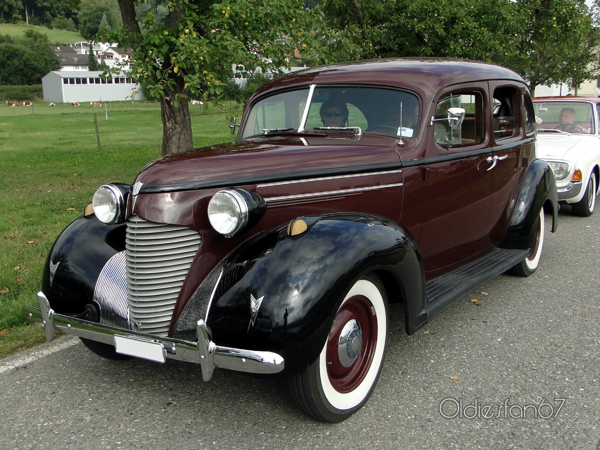 hudson-112-deluxe-six-touring-sedan-1939-a