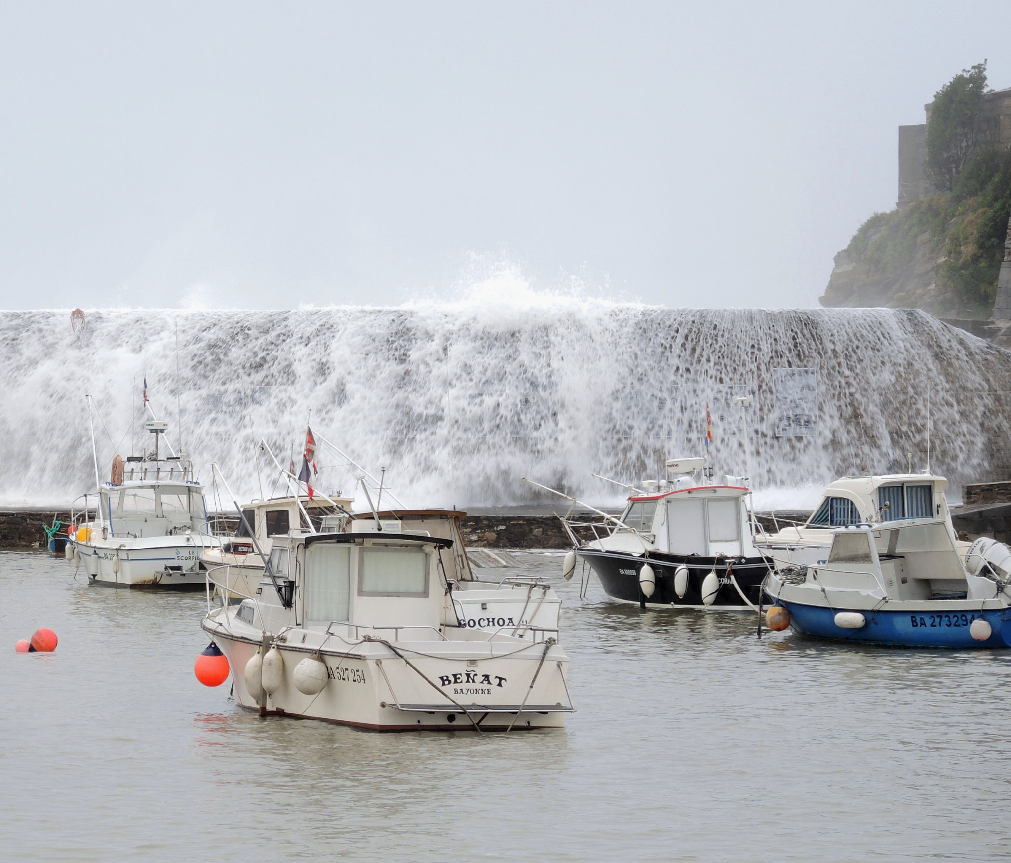 Socoa, le port, vague, novembre 2022