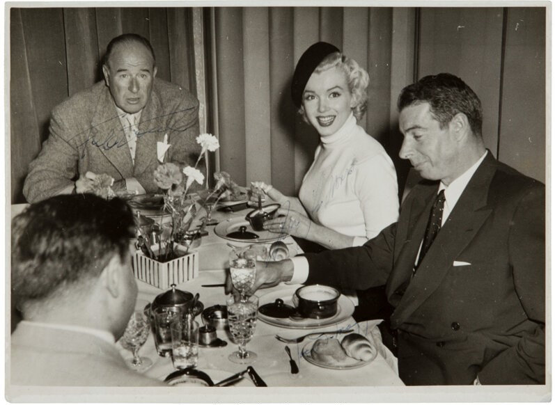 1954-02-09-Japan-Fukuoka-restaurant_Royal_Nakasu-010-1autog1