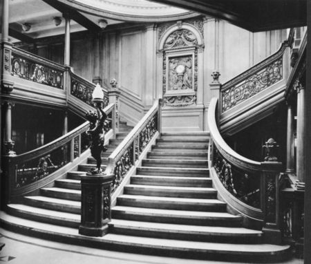 01_grand_staircase