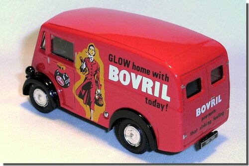 Corgi Morris J Van 07 TAV799 Bovril 02