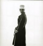 1962_07_10_by_bert_stern_light_coat_with_hat_1_03