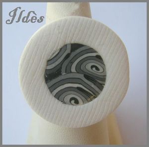 fimo bague ronde spirale grise 1