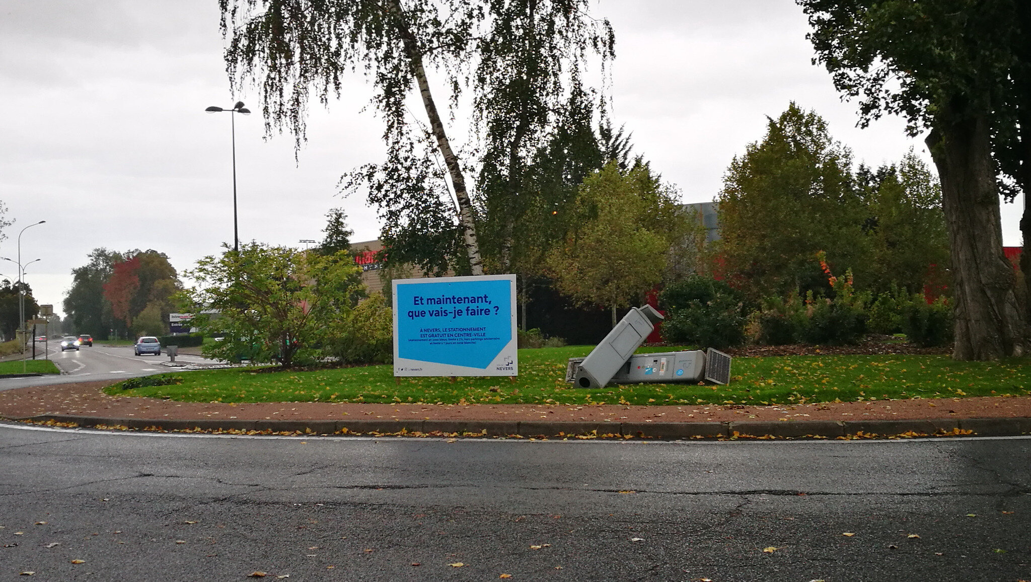 Nevers, rond-point horodateur