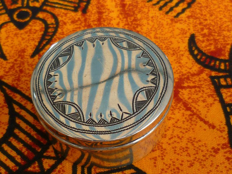Pilulier en argent : objet touareg
